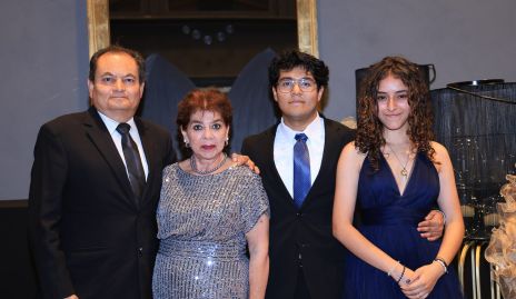  José Luis Juárez, Rosario González, Rodrigo González e Isabela Hernández.