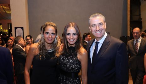  Marisa Medina, Gloria Medina y Alberto Ayala.