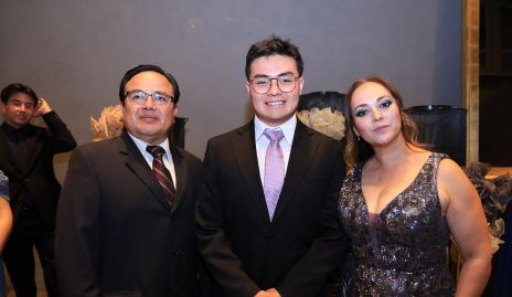  Humberto González, Daniel González y Gabriela Ávila.