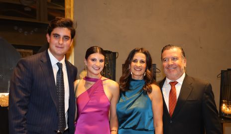  Javier Alcalde, Roberta Gómez, Mónica Galarza y Rodrigo Gómez.