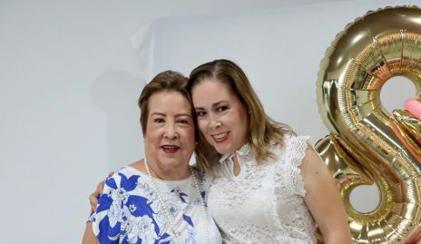  Rosy Gallardo Wong y Marcela Armendáriz.