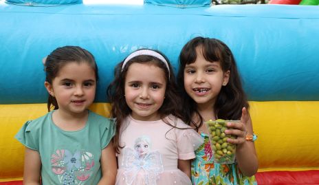  Nerea, Loretta y Lorea.