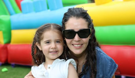  Claudia Llamas y Luciana Portilla.