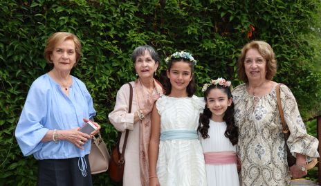  Rocío Ávila, Guillermina Ávila, Marcela Ávila, Ana Paula Ávila y Olga Ávila.