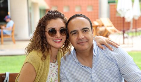  Marcela Medina y Mauricio Hernández.