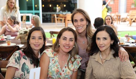  Daniela Llano, Claudia Saldaña, Nardine Chevaile y Maru Alvarado.