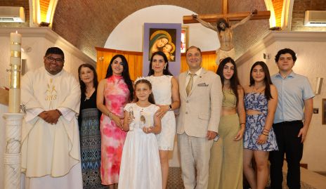  Primera Comunión de Daniela Regina Abraham.