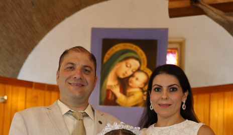  Jesús Abraham y Abeer Dayoub con su hija Regina.
