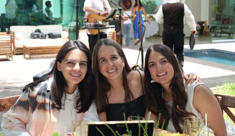  Adriana Olmos, Montse Anata.