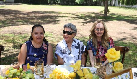  Cristina Meade, Cone Zendejas y Adelina Lasso.