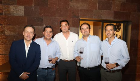  Alejandro Lozano, Luis Manuel Abella, Daniel Benavente, Carlos Fernández y Mauricio Abella.