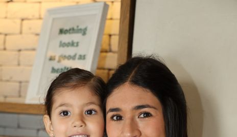  Úrsula y Santi.