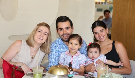  Macarena Anaya, Rodrigo Pérez, Pepi Tobías, Carola y Emilia.