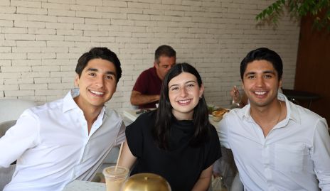  Miguel Tobías, Ana Paula García y Andrés Tobías.