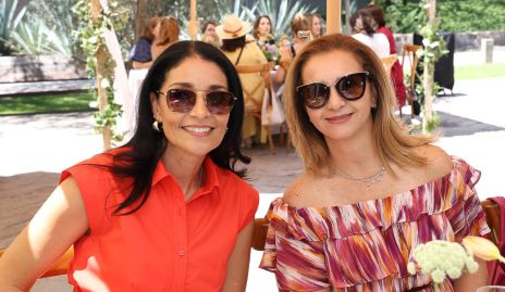  Leticia Stevens y Karina Navarro.