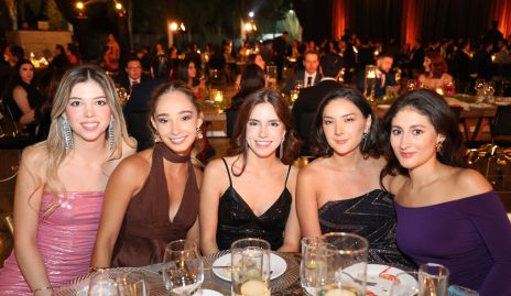  Michelle Morales, Marijó Benavente, Gris Torres, Úrsula Contreras y Valeria Calvillo.
