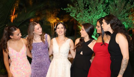  Paulina Correa con sus amigas.