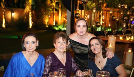  Alicia García, Josefina Valle, Rocío Valle y Mónica Alcalde.