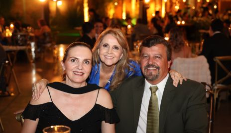  Gabriela Gómez, Anabel Gaviño y Héctor Gómez.