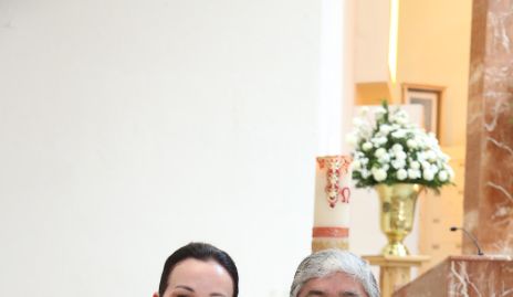  Paola Garza y Gerardo Córdova con Macarena.