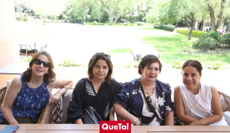  Carmen Echeveste, Marilupe Córdova, Rosario Navarro y Rebeca Córdova.