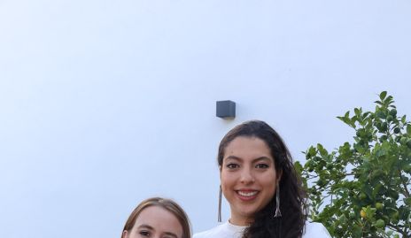  Alejandra de la Torre  y Ángela Gallardo.