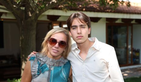  Karina Ramos con su hijo Mau Alcalde.