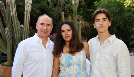  Pablo Díaz y Ana Paula Valdés con su hijo Rodrigo.