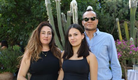  Lorena Ortiz y Miguel Fernández con su hija Emma.