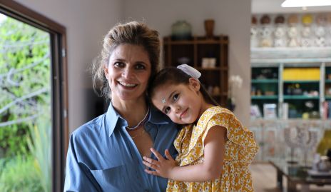  Lu López con su hija Rafaela Lebrija.