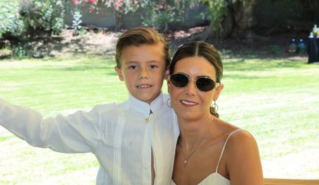  Rober Molina con su mamá Gaby Labastida.