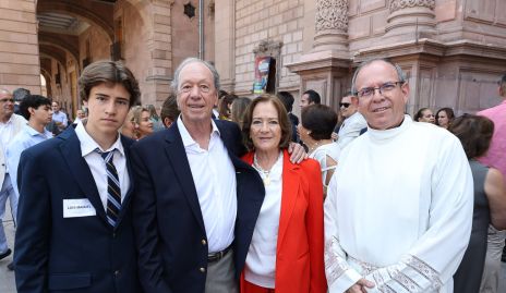  Luis Manuel Vallejo, Manuel Muñiz, María Eugenia Meade y Padre Gabriel Del Valle,.
