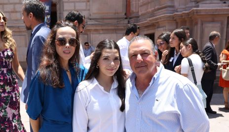  Chely Sotomayor y Che Hernández con su hija Isa.