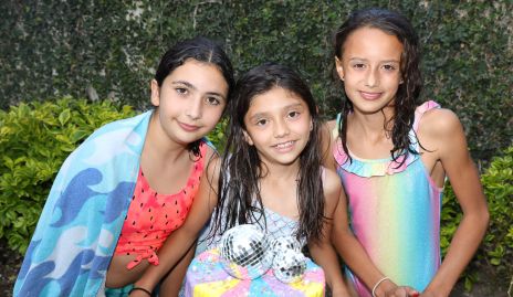  Carlota, Loretta y Ana.