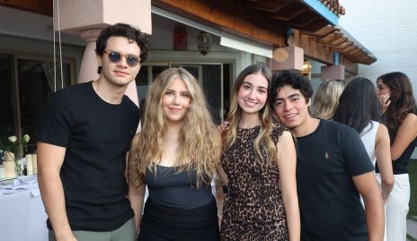  Alejandro Arteaga, Marina Solana, Isabella Burberg y Sebastián Barrales.