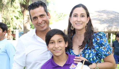  Jorge Morales, María Fernanda Loza y José Carlos.