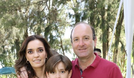  Vanesa Juárez, Santiago Montejano y Genaro Montejano.