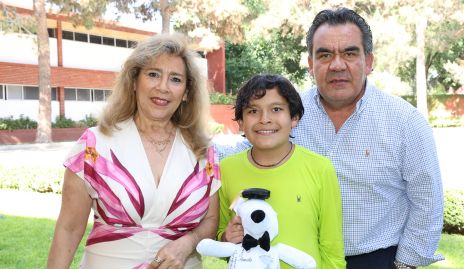  Maricela Blanco, Fernando González y André.