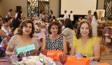  Graciela Torres, Eva Torres y Alejandra Barrera.