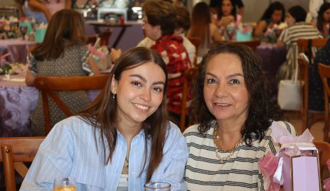  Rosy de la Cruz y Karime Sayuno.