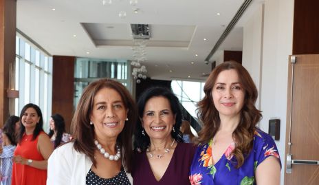  Martha Delgadillo, Rocío Ávila y Ana María Ávila.
