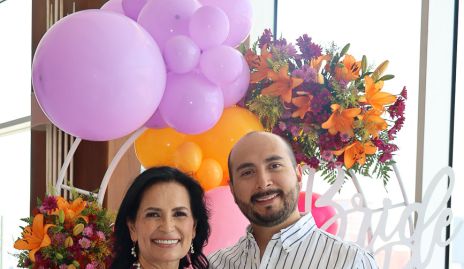  Rocío Ávila con su hijo Daniel Hernández.