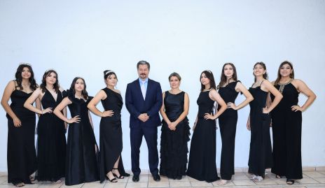  Corte Real de Lomas Racquet Club con el Presidente del Club Carlos Salinas y su esposa Ileana Castillo.