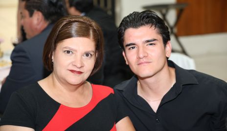  Silvana Zaldívar y Elmer Uresti.