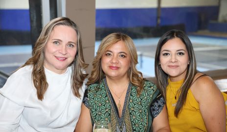  Patricia, Graciela García y Elizabeth Rodríguez.
