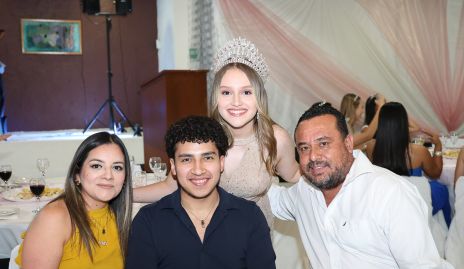  Elizabeth Rodríguez, Carlos Jaley, Dana Loredo y Alfredo Loredo.