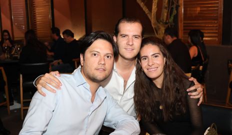  Mauricio, Juanfer Rojas y Olga.