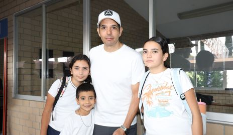  Armando Gutiérrez, Roberta, Carlota y Eugenio.