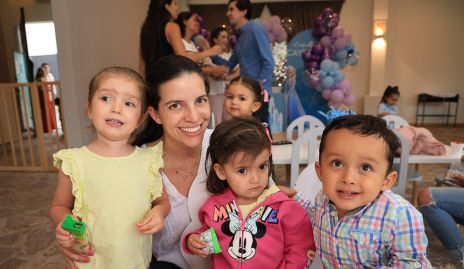  Marisa Ruiz, Dalia Echegoyen, Valentina Ruiz y José María Flores.