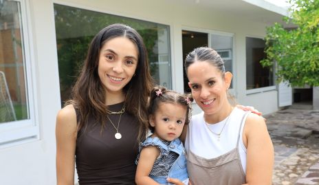  Adri de la Maza, Mariana Castillo y María José Moya.